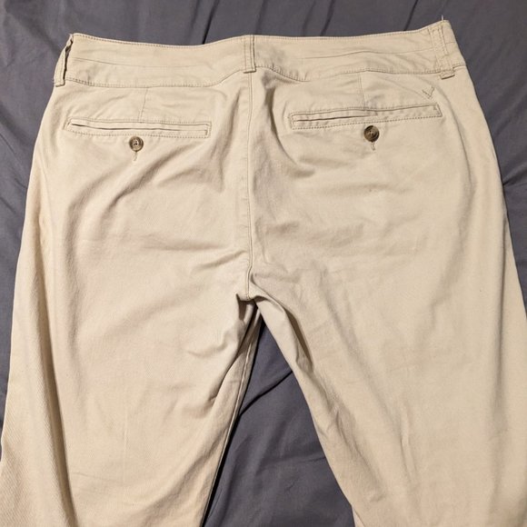 Size 12 - Short - American Eagle - Stretch - Skinny - Picture 2 of 7